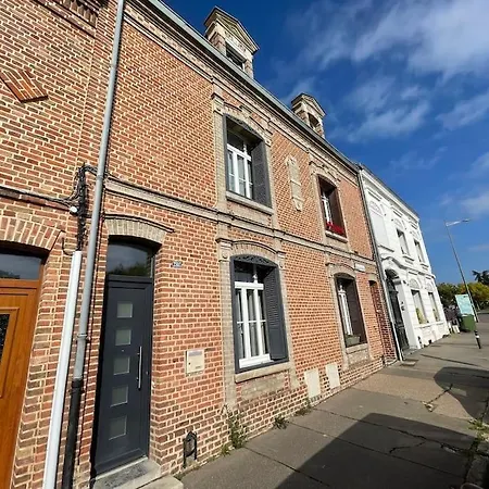 4 Ch - 10 Pers - Grande Maison - Parking - Jardin - Bbq