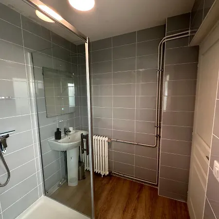 4 Ch - 10 Pers - Grande Maison - Parking - Jardin - Bbq 펜션 *