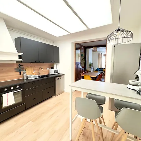 4 Ch - 10 Pers - Grande Maison - Parking - Jardin - Bbq 펜션 *